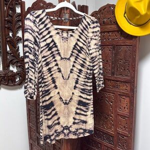 Women’s Billabong tie dyed scoop back 3/4 sleeves sweater